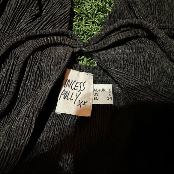 Princess Polly Black Tie Front Halter Crop Top, Women’s Size 2 US - Picture 3 of 5